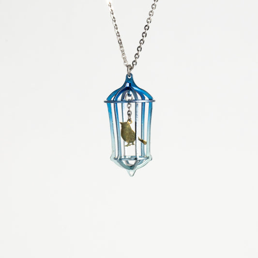 金属アレルギー対応　ネックレス　チタン　鳥かご　ブルー系